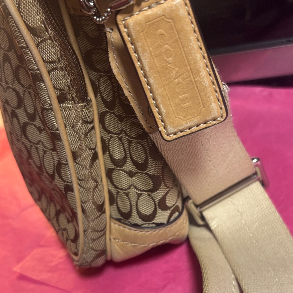 Coach Brown Signature Vintage Messenger Bag - Picture 3 of 3